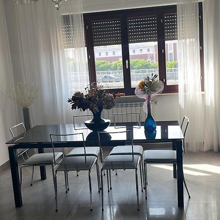 Sun-Kissed Seaside Retreat: Your Pescara Getaway 外观 照片