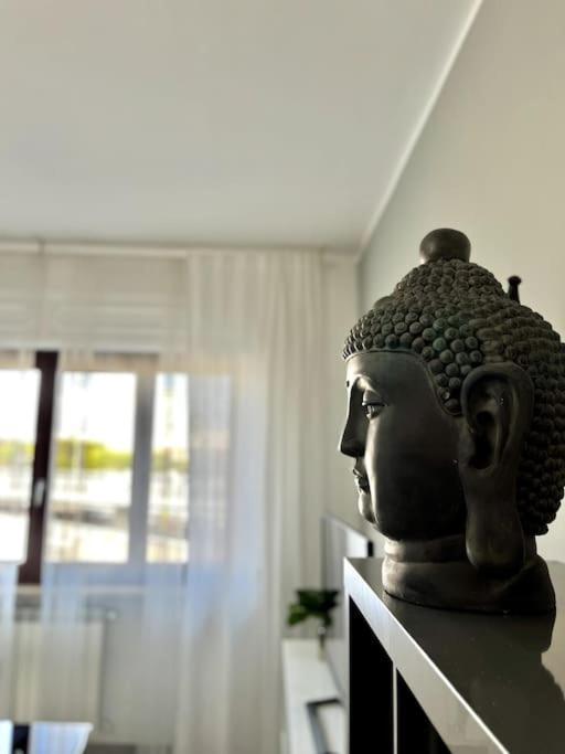 Sun-Kissed Seaside Retreat: Your Pescara Getaway 外观 照片