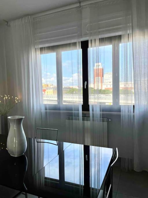 Sun-Kissed Seaside Retreat: Your Pescara Getaway 外观 照片
